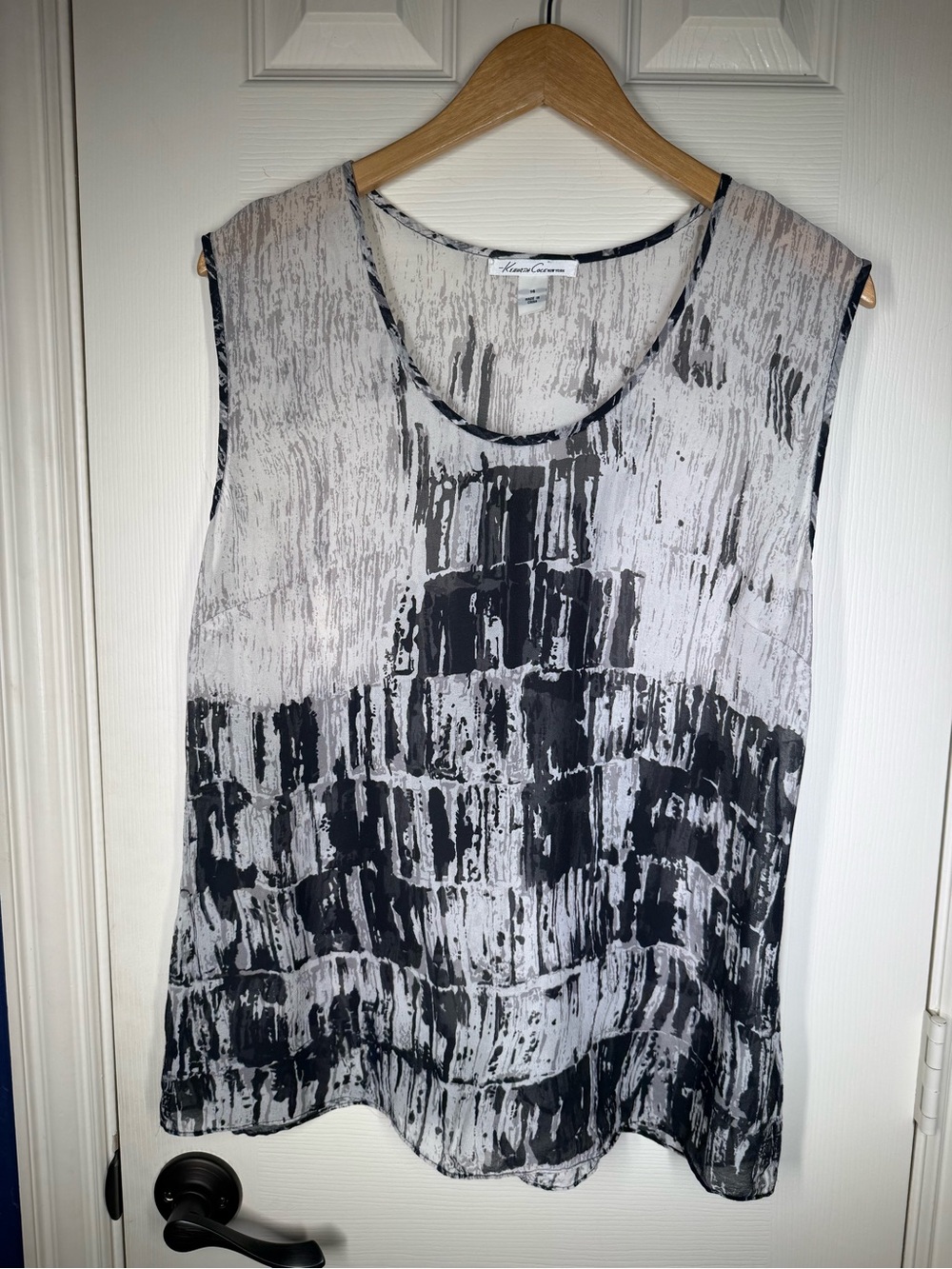 Kenneth Cole New York Black & White Silk Abstract Sleeveless Tank
